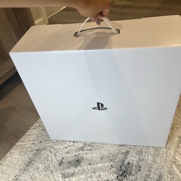 SOLD! Sony PS5 l New Condition Original Packaging 825GB - Picture 13 of 14